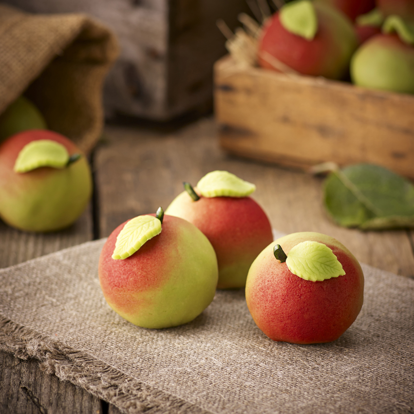 Marzipan & Sponge Apples