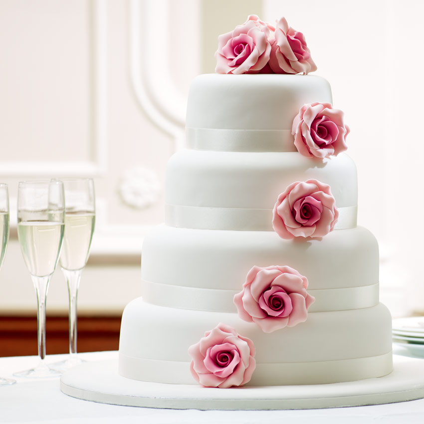 Blog How to create your dream wedding cake with Bettys