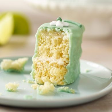 Lime Fondant Fancies (Box of 4)
