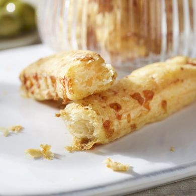 Mature Cheddar Cheese Straws