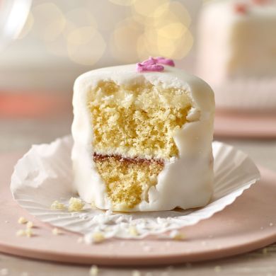 Valentine's Fondant Fancies (Box of 4)