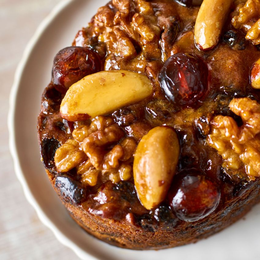 Oval Yorkshire Fruit Cake in a Tin, Bettys Fruit Cakes Online
