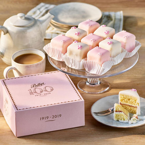 Fondant Fancies (Box of 9)
